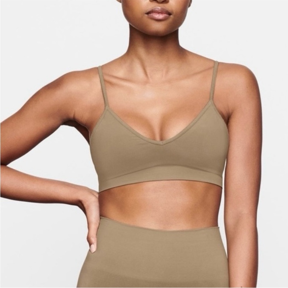 NWOT Skims Soft Smoothing Seamless Bralette in Desert